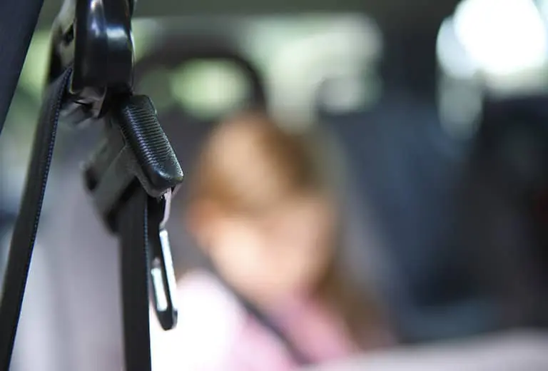 ¿Qué es el efecto submarino en la conducción? Es la causa de llevar el cinturón de seguridad holgado y no ir de forma correcta al volante