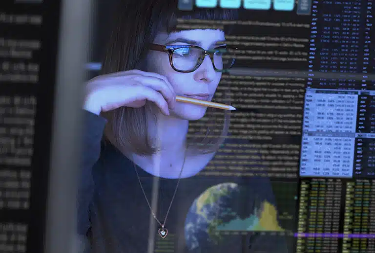 Estudia Accede a los estudios, manuales y guías para mejorar tu conocimiento sobre seguros, gerencia de riesgos y previsión social