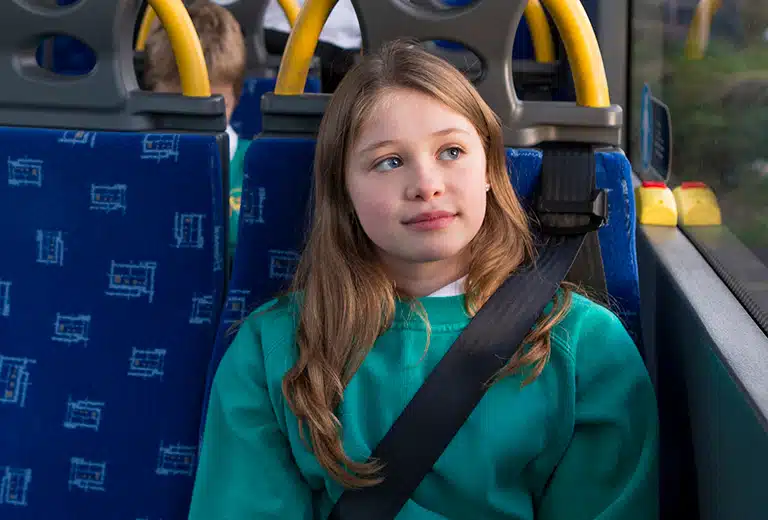 Nueva normativa de retención infantil en transporte escolar