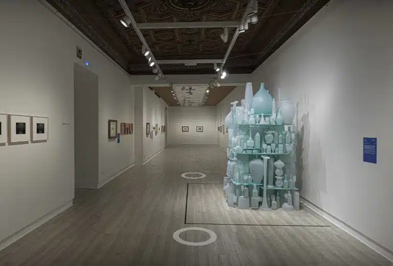 Visitas virtuales Permite ampliar las principales obras de cada exposición